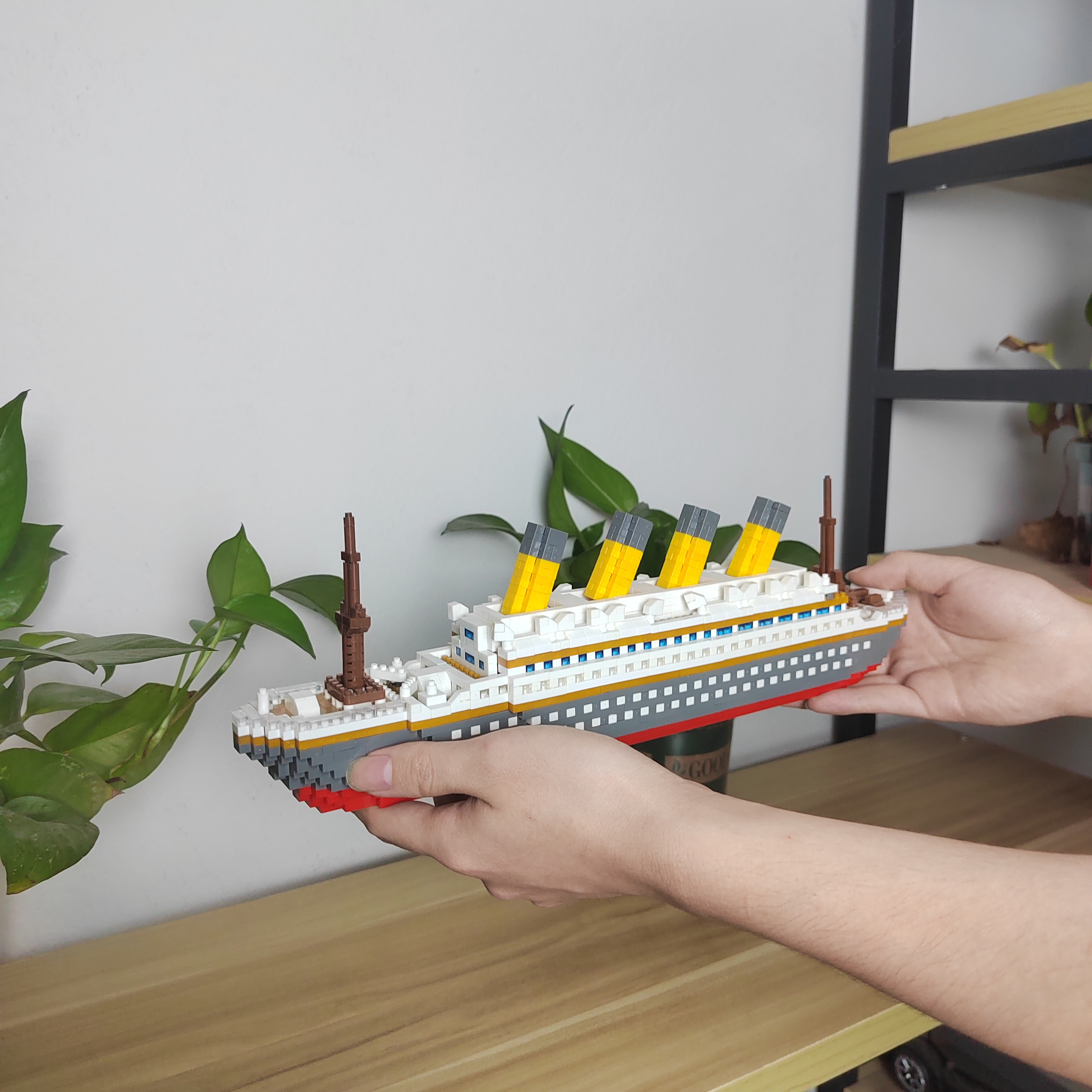 Exquisite Titanic Micro Mini B - огляд і ціна Science Olympiad